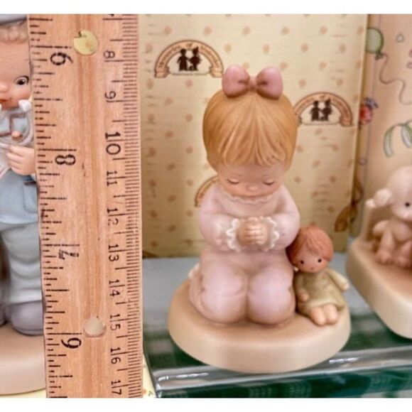 ENESCO Vintage Memories of Yesterday Figurine Praying Girl Pray the Lord My Soul - Picture 3 of 5
